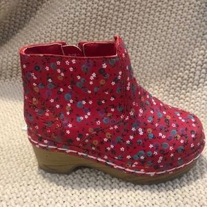 Toddler girl boots with small heel